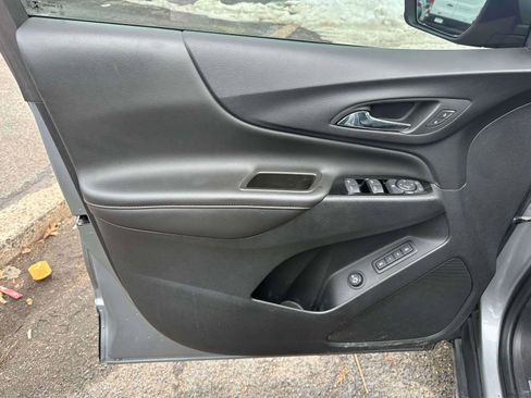 Used 2023 Chevrolet Equinox Premier image 15