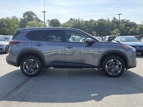 Used 2025 Nissan Rogue SV FWD image 6