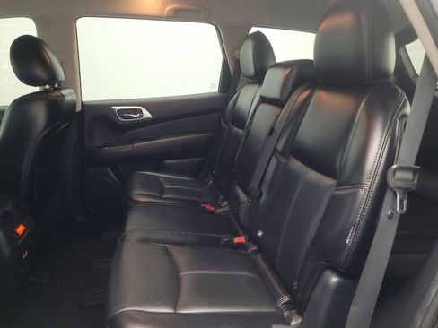 Used 2020 Nissan Pathfinder SL FWD image 18