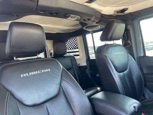 Used 2014 Jeep Wrangler Unlimited Rubicon w/ Dual Top Group AWD/4WD image 20