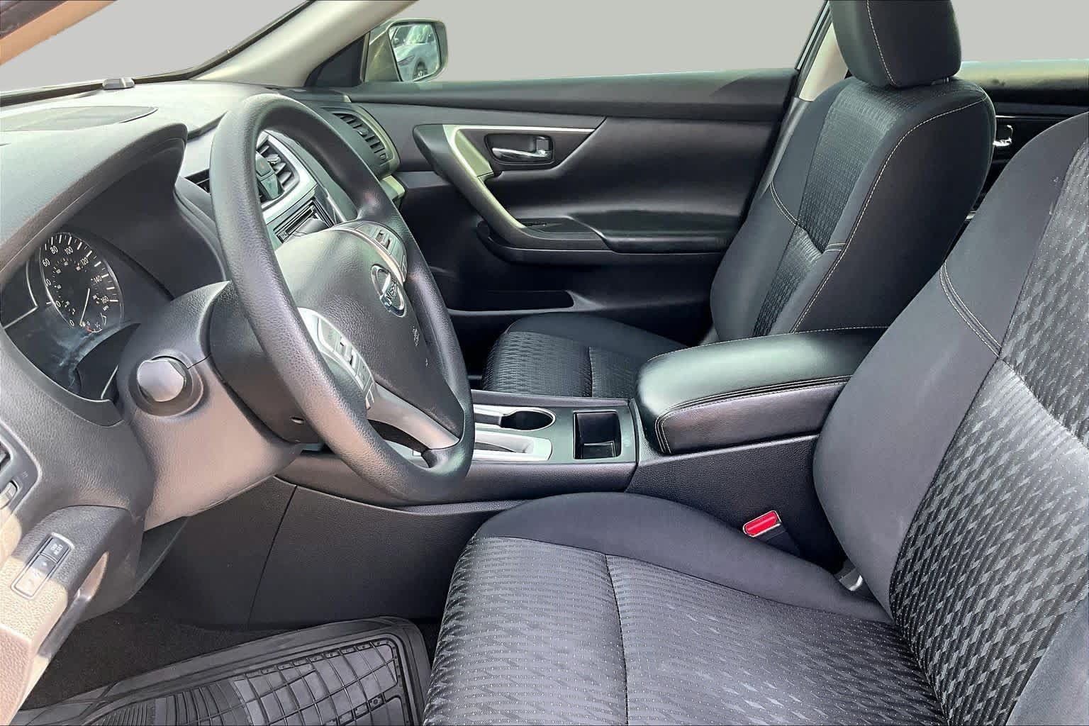 Used 2016 Nissan Altima 2.5 S w/ Power Driver Seat Package FWD image 7