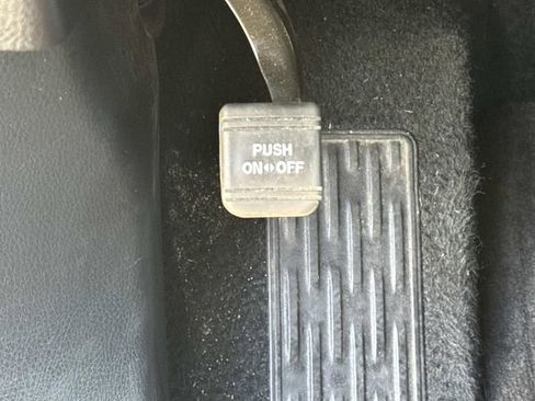 Used 2017 Toyota Highlander XLE FWD image 32