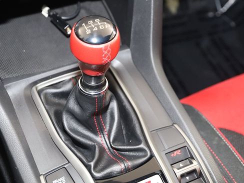 Used 2019 Honda Civic Type R image 7