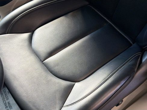 Used 2023 Chrysler Pacifica Touring-L image 18