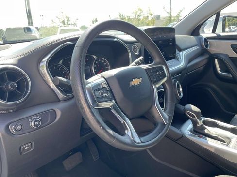 Used 2025 Chevrolet Blazer LT FWD image 18