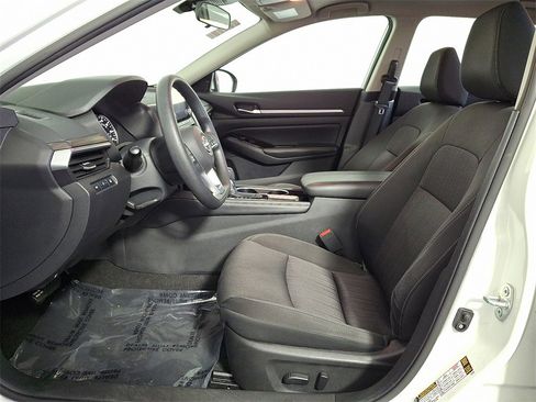 Used 2023 Nissan Altima 2.5 SV image 15