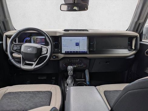 Used 2022 Ford Bronco Wildtrak image 17