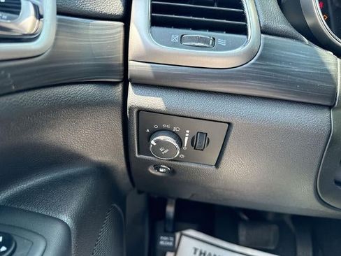 Used 2021 Jeep Grand Cherokee Laredo X AWD/4WD image 18
