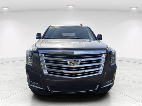 Used 2018 Cadillac Escalade Platinum AWD/4WD image 2
