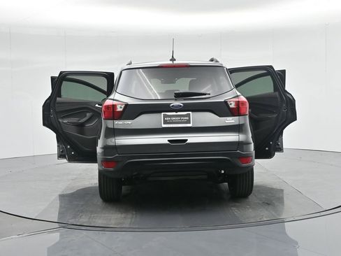 Used 2019 Ford Escape SE image 34