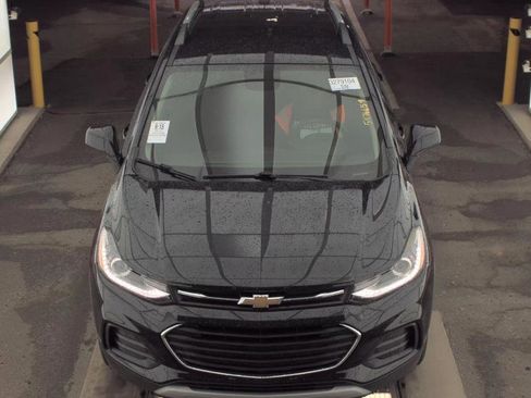 Used 2020 Chevrolet Trax LT FWD image 2