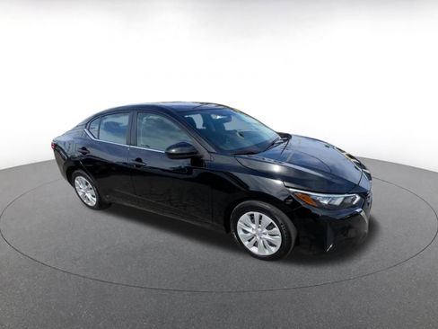Used 2025 Nissan Sentra S image 2