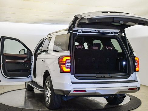 Used 2023 Ford Expedition Limited image 28