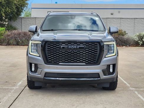 Used 2022 GMC Yukon XL Denali image 2