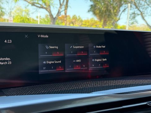 Used 2025 Cadillac Escalade ESV V AWD/4WD image 46