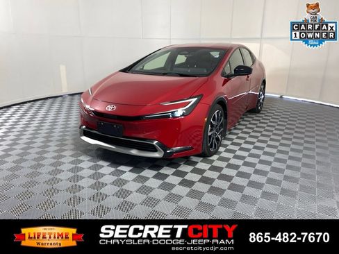 Used 2023 Toyota Prius Prime FWD image 3