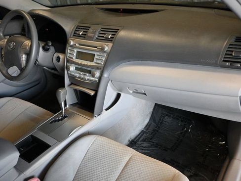 Used 2009 Toyota Camry Hybrid w/ Upgrade Pkg FWD image 7
