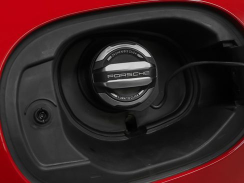 Certified 2023 Porsche Macan AWD/4WD image 17