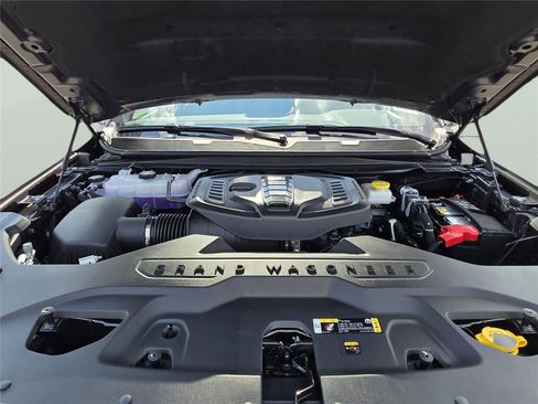 New 2026 Jeep Grand Wagoneer L 4WD w/ Premium Group I image 41