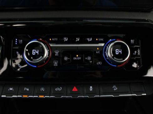 New 2026 GMC Sierra 1500 AT4 AWD/4WD image 8