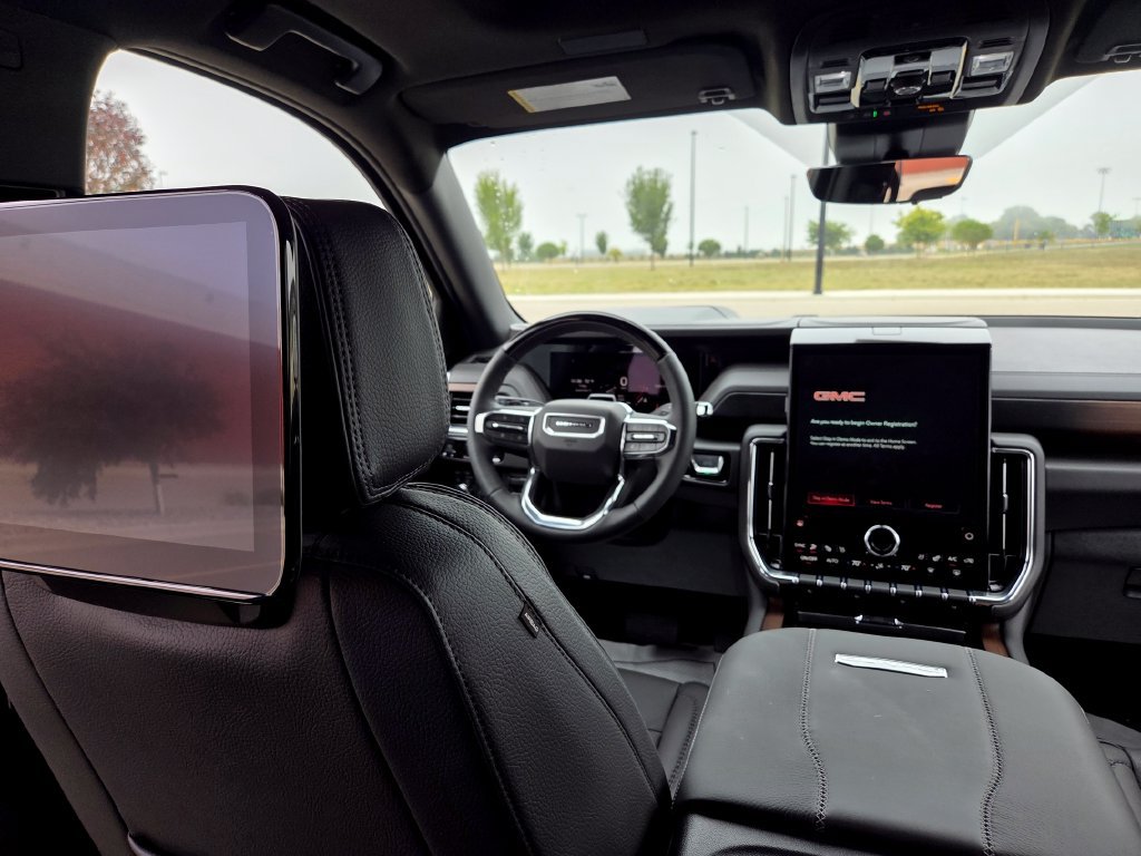 New 2026 GMC Yukon Denali w/ Denali Reserve Package AWD/4WD image 17