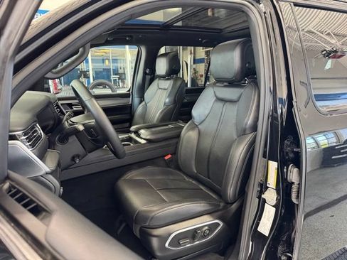Used 2024 Jeep Wagoneer Series II AWD/4WD image 24