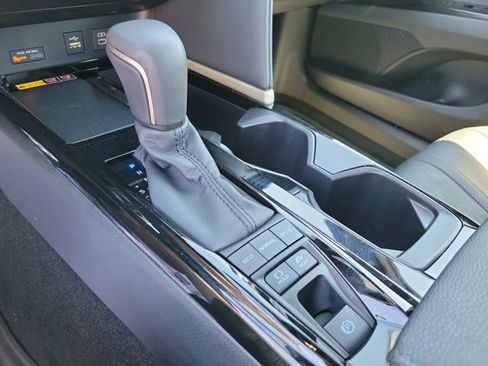 Used 2025 Toyota Camry XSE FWD image 13