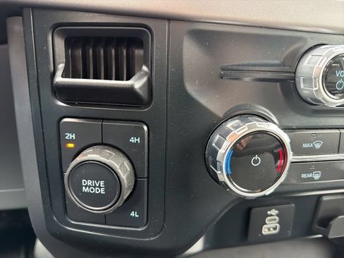 Used 2025 Ford F150 XLT w/ Equipment Group 301A Standard AWD/4WD image 27