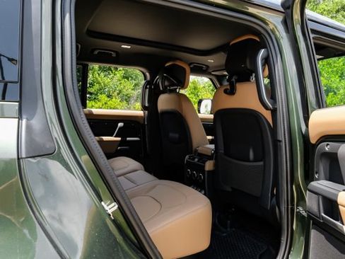 New 2026 Land Rover Defender 110 X-Dynamic SE AWD/4WD image 41