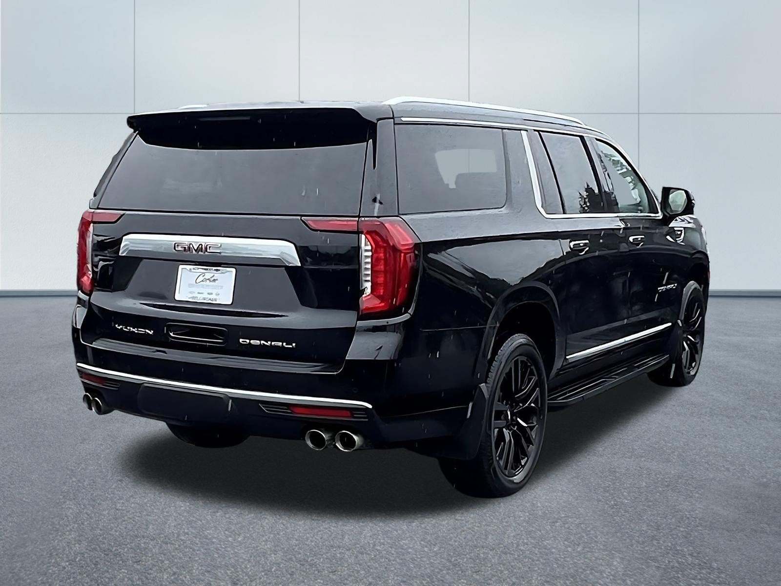 Used 2024 GMC Yukon XL Denali w/ Advanced Technology Package AWD/4WD image 6