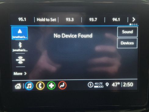 Used 2023 Chevrolet Traverse LT image 20