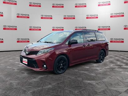 Used 2020 Toyota Sienna SE w/ Nightshade Edition