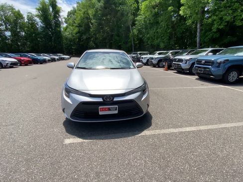 Used 2024 Toyota Corolla LE FWD image 8
