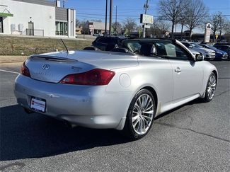Used 2011 INFINITI G37 Base w/ Premium Pkg video 3