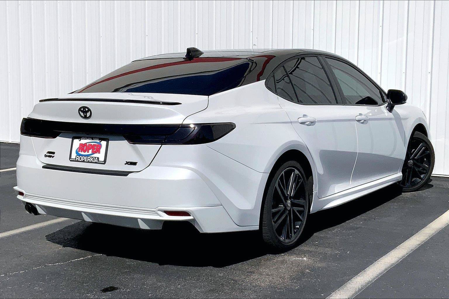 Used 2025 Toyota Camry XSE AWD/4WD image 11