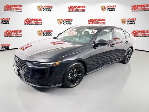 Used 2025 Honda Accord SE image 13