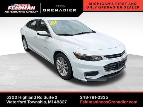 Used 2017 Chevrolet Malibu LT FWD image 1