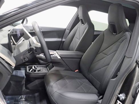 Used 2023 BMW iX xDrive50 w/ Premium Package image 29