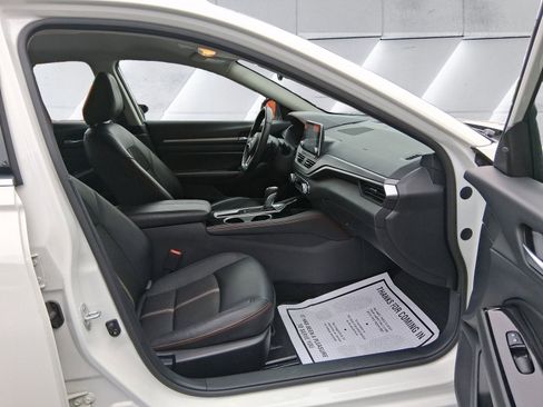 Used 2024 Nissan Altima 2.5 SR image 16