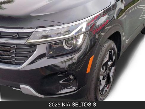 Used 2025 Kia Seltos S FWD image 10