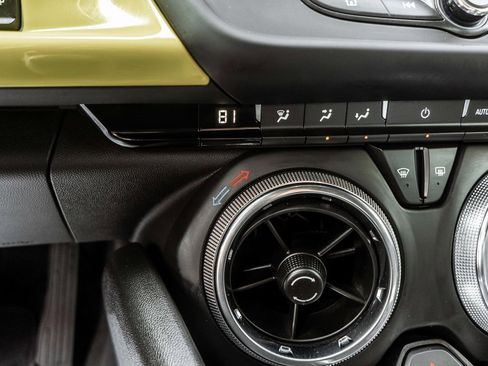 Used 2021 Chevrolet Camaro LT w/ RS Package image 9