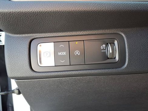 Used 2026 Chevrolet Traverse LT w/ Driver Confidence Package FWD image 17