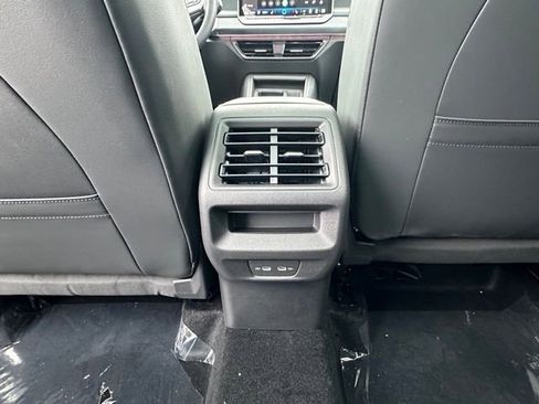 New 2026 Volkswagen Tiguan SE image 32