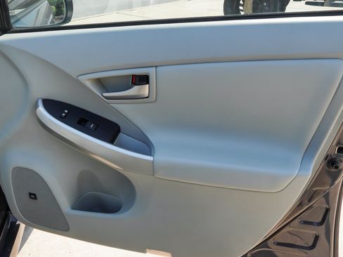 Used 2013 Toyota Prius Four w/ Deluxe Solar Roof Pkg FWD image 26