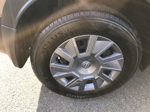 Used 2025 Nissan Kicks S FWD image 27