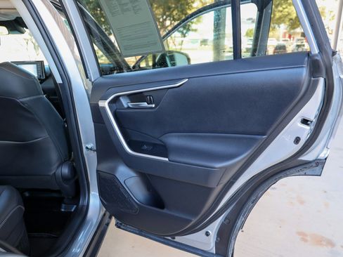 Used 2022 Toyota RAV4 XLE Premium image 26