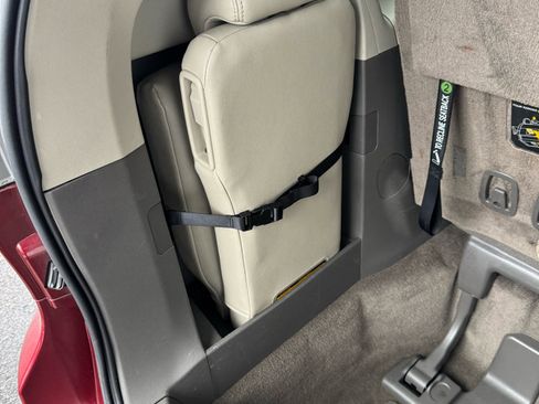 Used 2014 Toyota Sienna XLE image 16