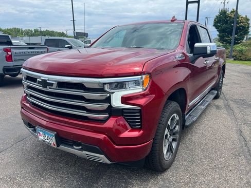Used 2025 Chevrolet Silverado 1500 High Country w/ Z71 Off-Road Package AWD/4WD image 11