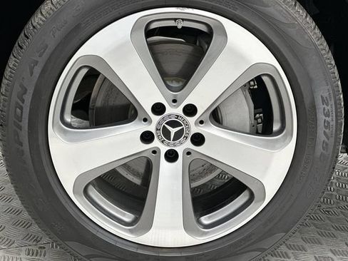 Used 2021 Mercedes-Benz GLC 300 4MATIC image 10