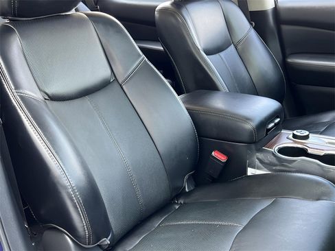 Used 2020 Nissan Pathfinder Platinum image 17